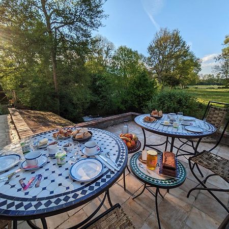Le Moulin Grenon Bed & Breakfast Mézilles Екстериор снимка