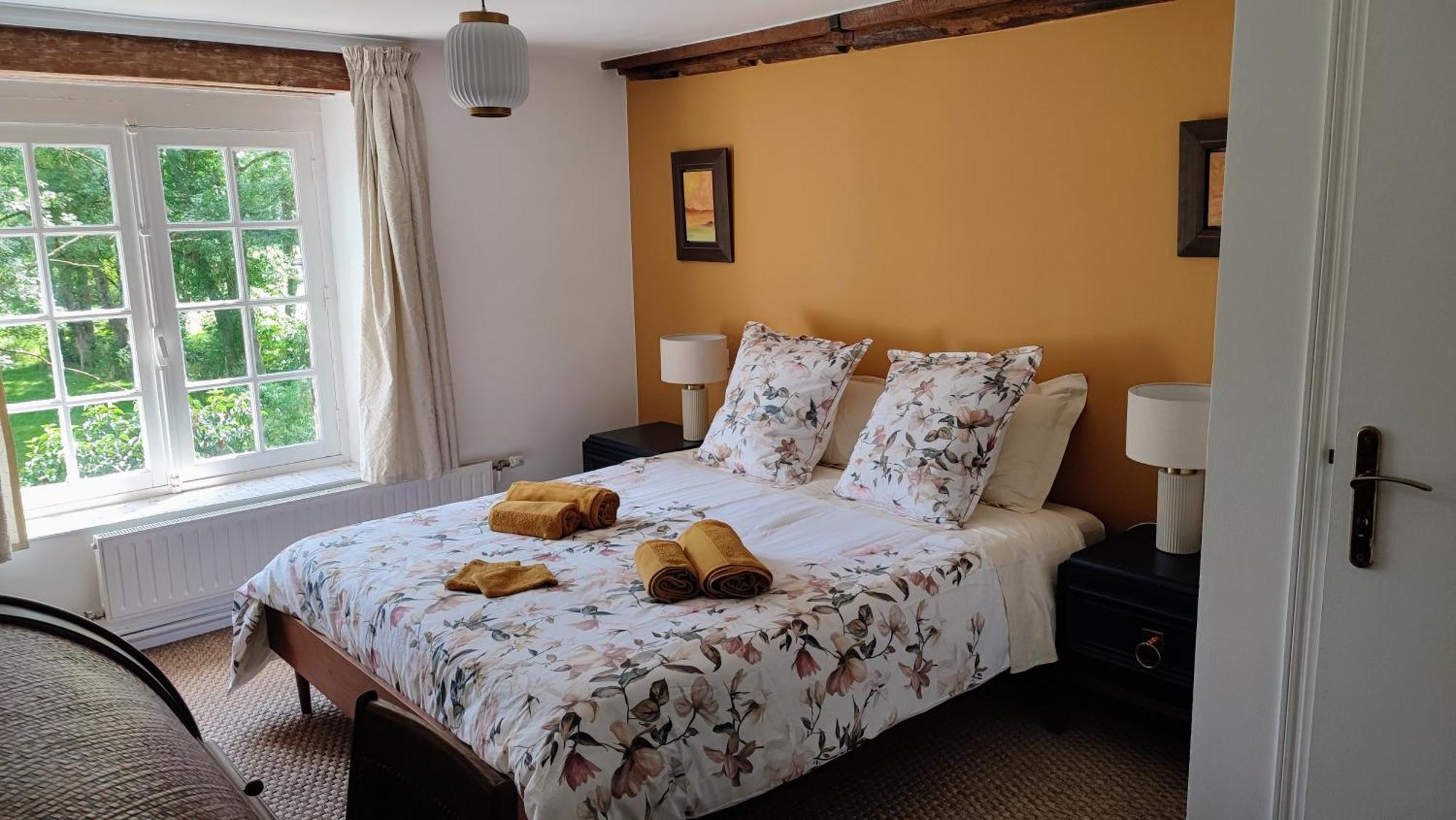 Le Moulin Grenon Bed & Breakfast Mézilles Екстериор снимка